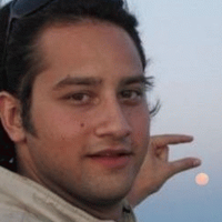 Can You Please Photoshop The Sun Between My Fingers?