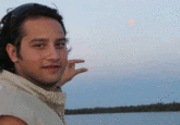 Can You Please Photoshop The Sun Between My Fingers?