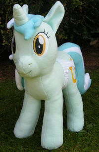 Lyra Plushie