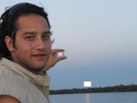 Can You Please Photoshop The Sun Between My Fingers?