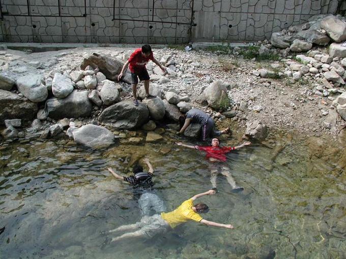 drownplayingdead.jpg