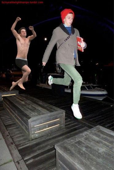 jumpingrobprancingcera.jpg