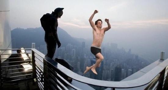 c415913538cdbf69_jumping_rob_pattinson_with_batman.jpeg